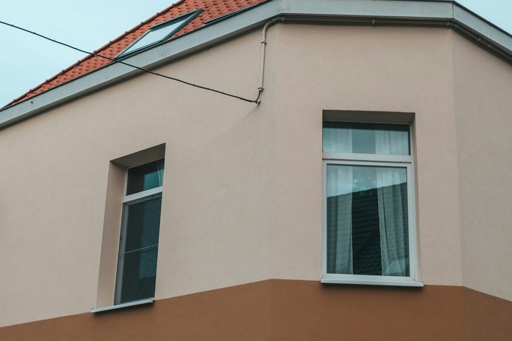 frissen festett homlokzat